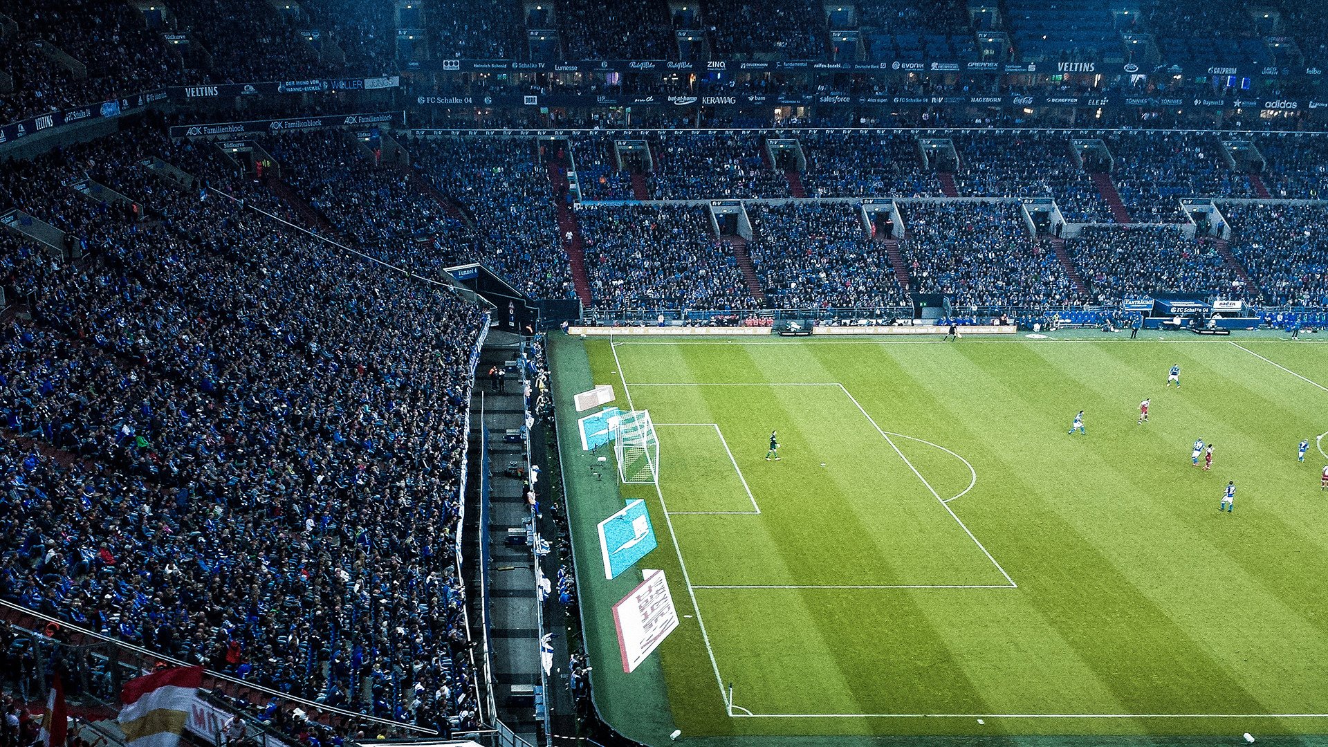 爱游戏ayx-西甲球场最美的瞬间:高空吊射入网